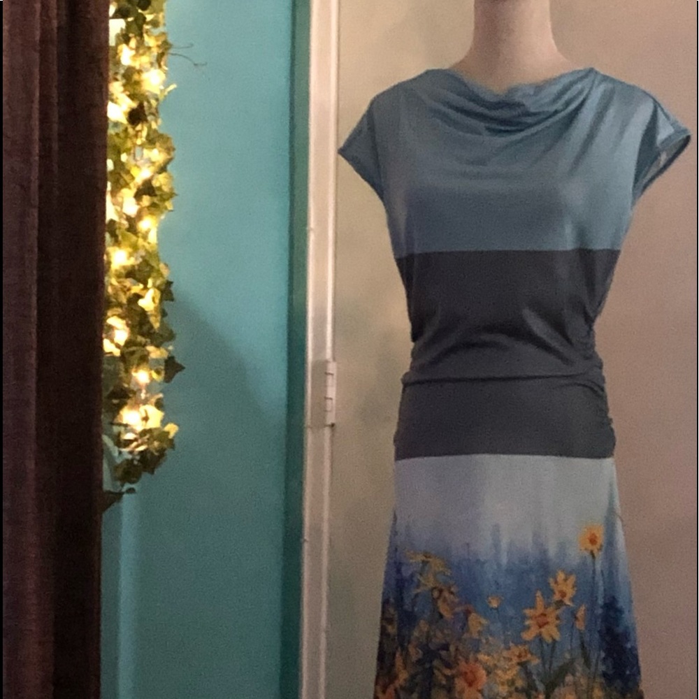 Pretty midi flower patch dress